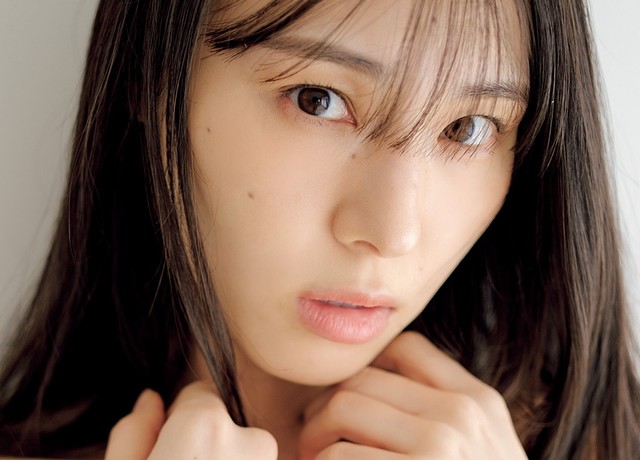 相楽伊織さん（撮影／鈴木ゴータ　ヘアメイク／萩村千紗子　スタイリング／田中あゆ美）