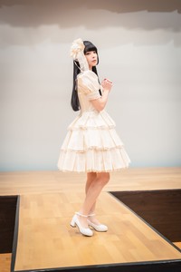 インタビューに応じた藤城リエ