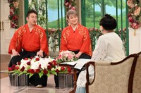 「徹子の部屋」   黒柳徹子(右)、吉田健一、吉田良一郎＝テレビ朝日提供