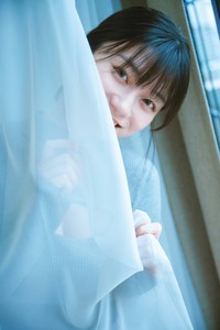 瀬戸環奈 1st写真集「emerald」（小学館）先行カット＝撮影・岡本武志