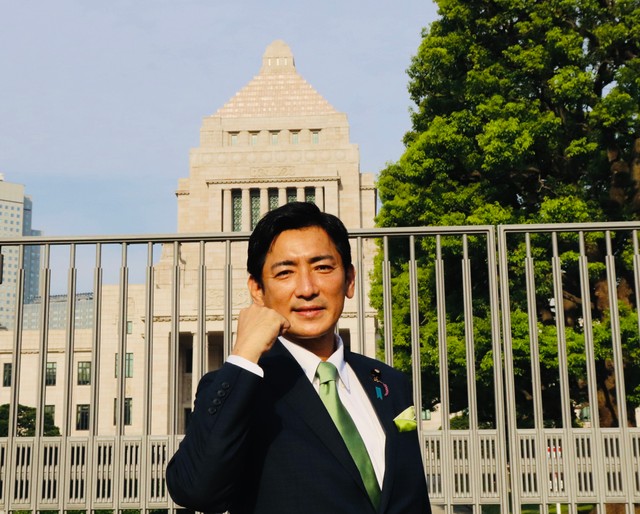 登院一番乗りの臼井正一参議院議員