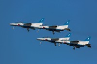 複数の機体で飛行するブルーインパルス※画像はイメージです（w_p_o/stock.adobe.com）