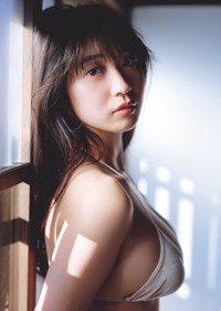 「週プレ」に登場した溝端葵©熊谷貫／集英社