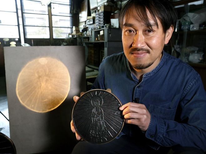 ‘magic Mirror Artisan Works To Keep A Delicate Craft Alive The Asahi Shimbun Breaking News