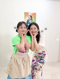 YouTube「ナレ食」の公式インスタグラム@naraesikより（左から）パク・ナレ、パク・ギュヨン