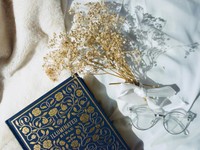 【厳選】「わたしはブス」という呪いを解くエッセイ５選。あなた自身を好きになるために伝えたいこと