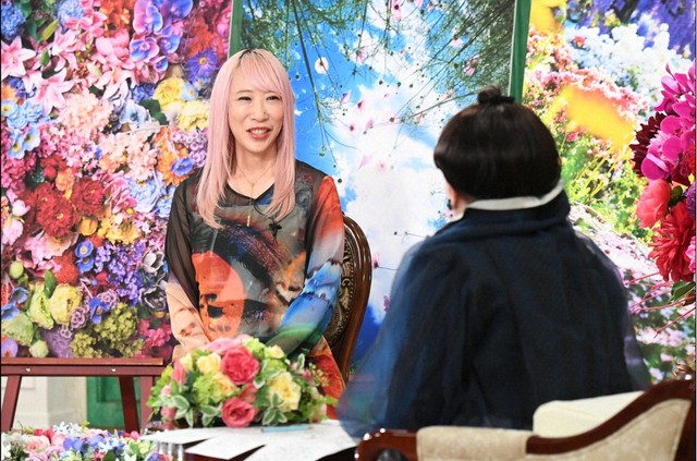 「徹子の部屋」 （右から） 黒柳徹子、蜷川実花＝テレビ朝日提供