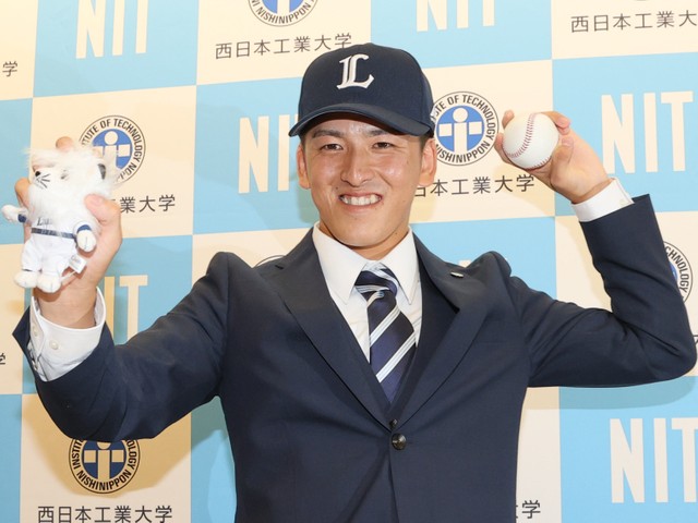【2024年】お歳暮ギフト 西日本工業大学 大学野球 野球部 Oサイズ ウィンドブレーカー コート、ジャケット