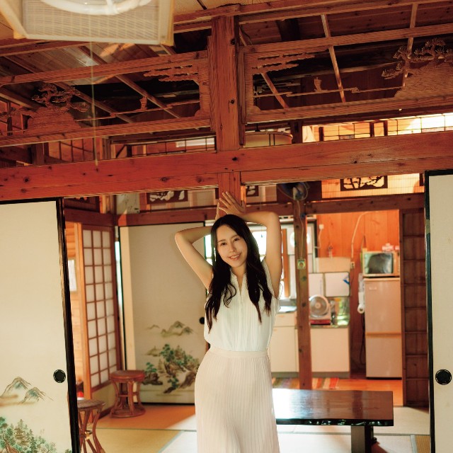 『音羽美奈ファースト写真集　かなでる。』（双葉社・撮影/鈴木ゴータ　プロデュース/松浦健一）