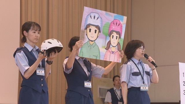 小学校で自転車の安全教室　希望者にヘルメットの貸し出しも　高松市