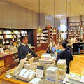 珍しい市営書店、執筆できる「カンヅメブース」も　八戸ブックセンター＠青森