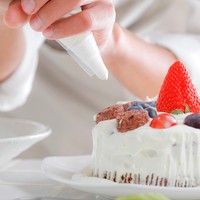 ケーキ作り　※画像はイメージです（kazoka303030/stock.adobe.com）