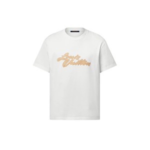 南国風のロゴあしらいがサマームードをかき立てる、ルイ・ヴィトンのTシャツ。