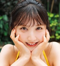 長友彩海1st写真集『予定外の瞳』（C）KADOKAWA　（C）DH　PHOTO：下田直樹