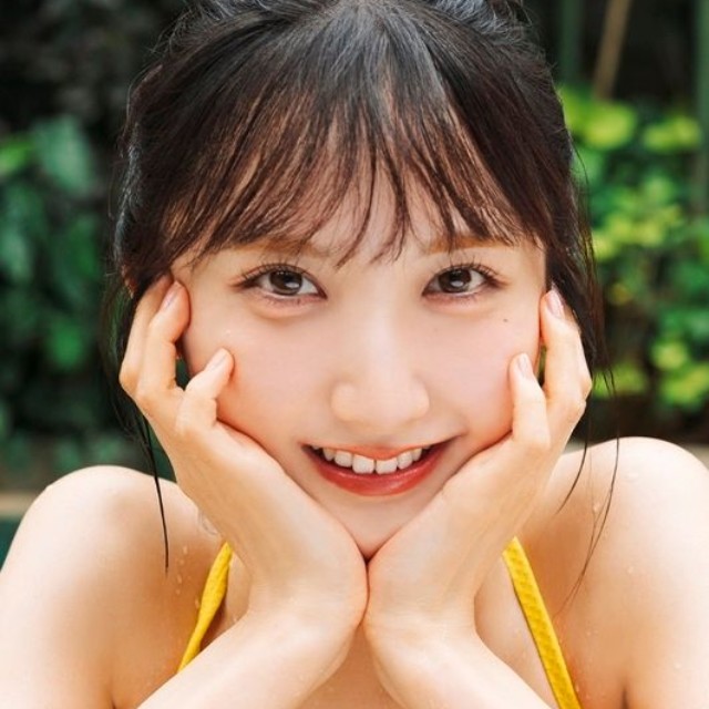 長友彩海1st写真集『予定外の瞳』（C）KADOKAWA　（C）DH　PHOTO：下田直樹