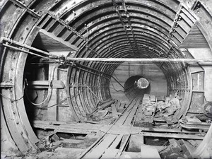 戦時に防空壕、のち諜報拠点、通信施設…ロンドンの歴史刻む地下トンネルが娯楽施設へ