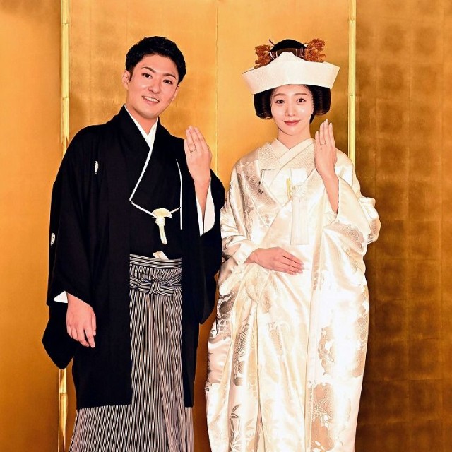 挙式を行った新郎の中村橋之助（左）と新婦能條愛未