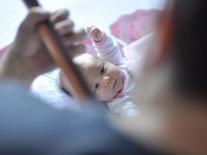 突然泣き出す「魔の３週目」。眠れない夜も私の「特権」と思いながら