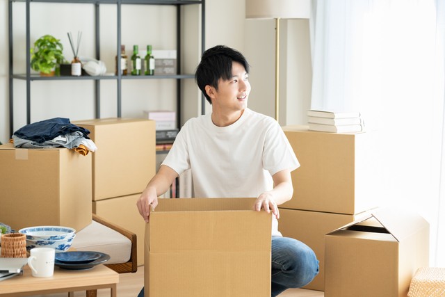 引っ越しの「ゴミの処分費」は特にお金がかかりますよね。※画像はイメージです（pain au chocolat/stock.adobe.com）