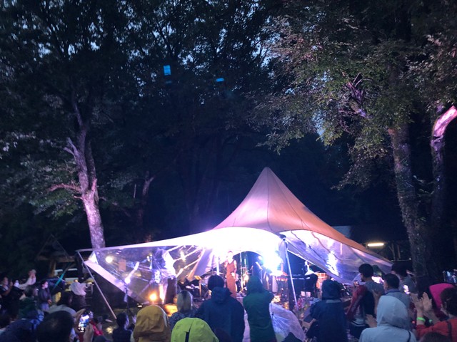 兵庫・ハチ北での野外ライブ