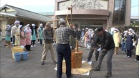 福祉を学ぶ短大生と高齢者　昔ながらの餅つきで交流　岡山・新見市