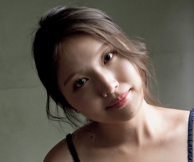 水咲優美（撮影／佐藤裕之　ヘアメイク／ChiNa　スタイリング／佐賀愛衣）