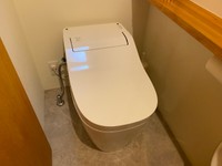 男性の「座りション」の増加に伴い、トイレの汚れる場所にも変化が起きている