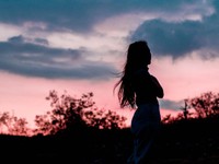 「ママも昔そんな服着てたよ」父の記憶と母の涙、私が私を許した日