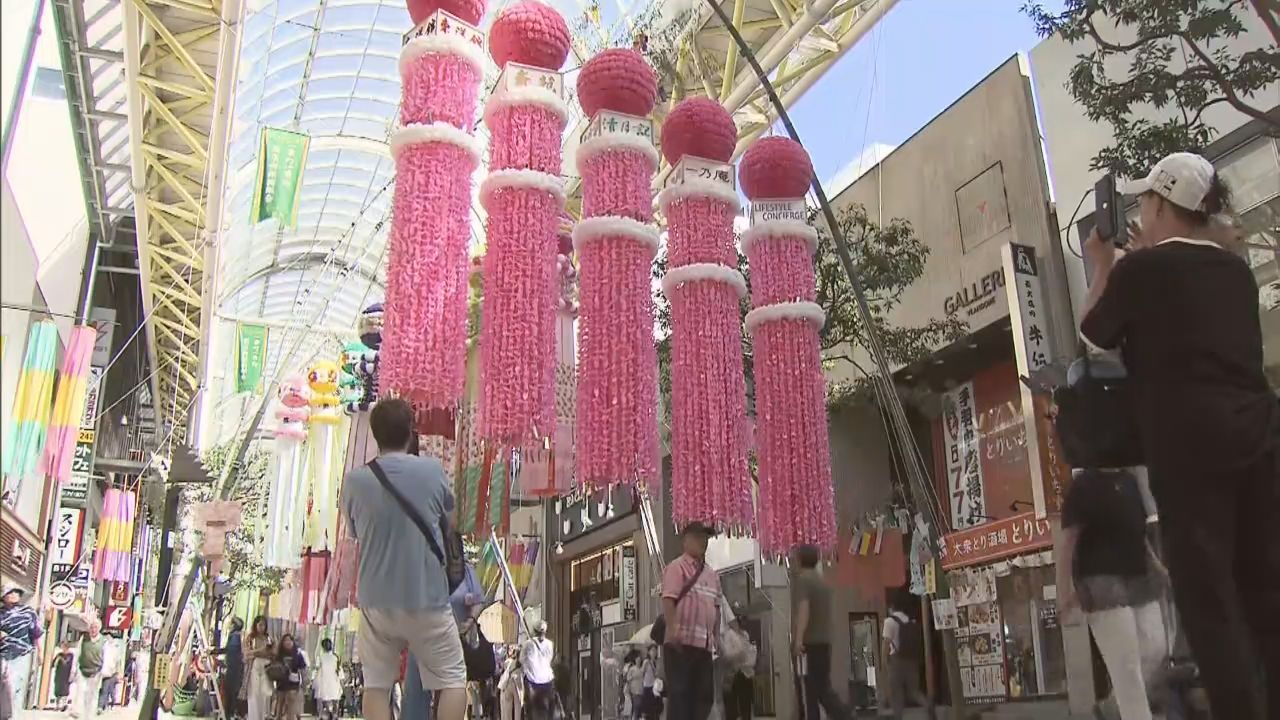 仙台七夕まつり開幕　中心部は観光客でにぎわう