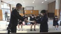 「晴れの国おかやま学びたい賞」で新見市の新砥小学校が最優秀賞を受賞した