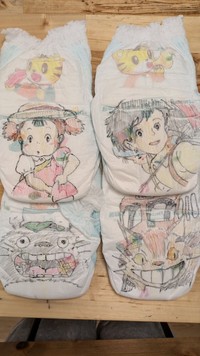 「メイ」「サツキ」「ネコバス」「トトロ」が並んだ手描きおむつ／Mmmさん（@mausanpo）提供