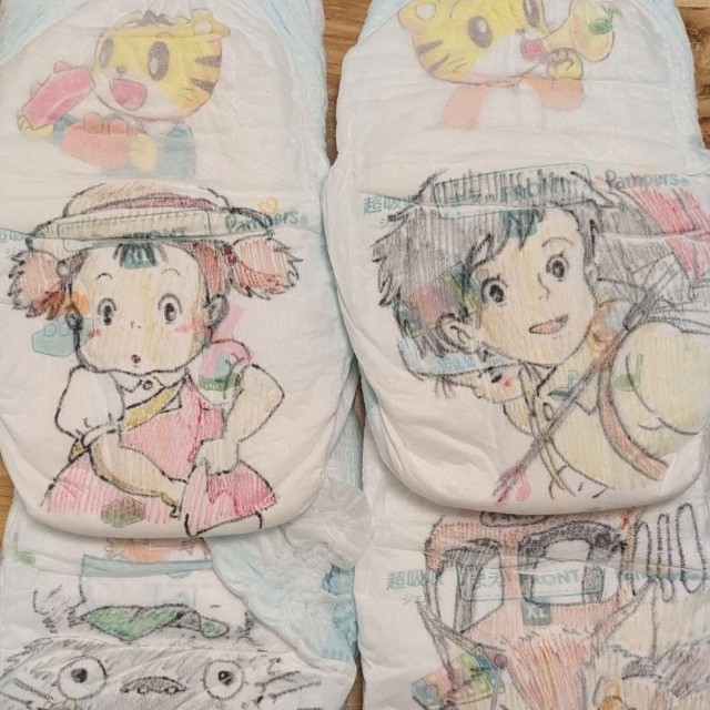 「メイ」「サツキ」「ネコバス」「トトロ」が並んだ手描きおむつ／Mmmさん（@mausanpo）提供
