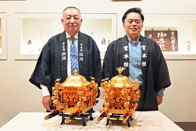 左：宮本組頭の「原了郭」代表取締役・原悟さん　右：副組頭の「鍵善良房」代表取締役・今西善也さん（２０２５年５月）
