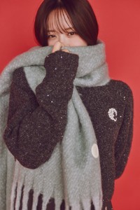 森香澄さんが纏うCOCO DEALホリデーコレクション／KNIT ¥9900/ SKIRT ¥13750