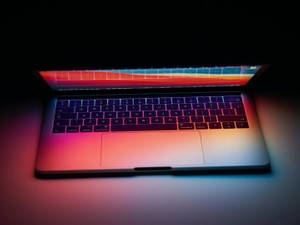 「真面目」と言われてきた私。アダルトビデオの宣伝写真を撮ったら、すごく楽しかった