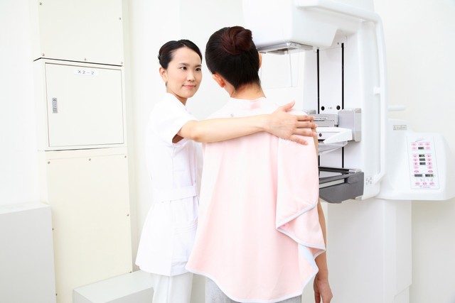 約8割が「乳がんの精密検査先を選ぶ際に何を確認すればよいか分からない」　※画像はイメージです（paylessimages/stock.adobe.com）