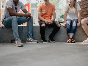 おしゃべりな一面を隠していた私。長年働く会社で、いつのまにか自然体に