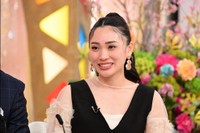 世界大会で優勝した“世界一美しい妻”＝「新婚さんいらっしゃい！」ⓒABCテレビ