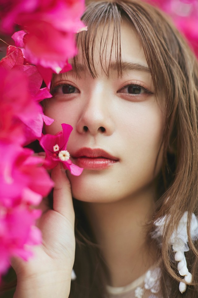 『ゼクシィ国内リゾートウエディング2026 Summer & Autumn』の表紙に登場した櫻坂46・田村保乃さん