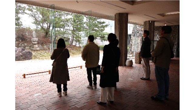 見学ツアー　2025年実施の様子（提供：瀬戸内海歴史民俗資料館）