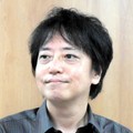 中村文則さん「彼の左手は蛇」 蛇信仰とテロ計画、抑圧的な時代に問いかける「選択肢」