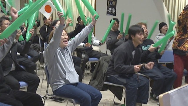 「首が取れそうなくらい重い」スノボ・木村葵来選手が有言実行、恩返しの金メダル　“特注ハイエース”で夢支えた両親ら歓喜　岡山市出身