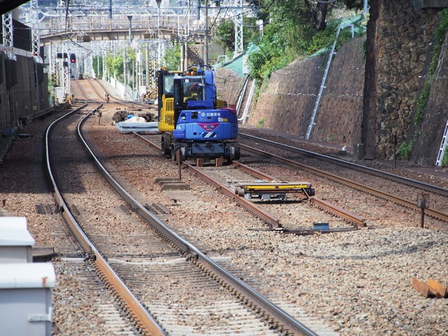 中線の撤去作業が続く