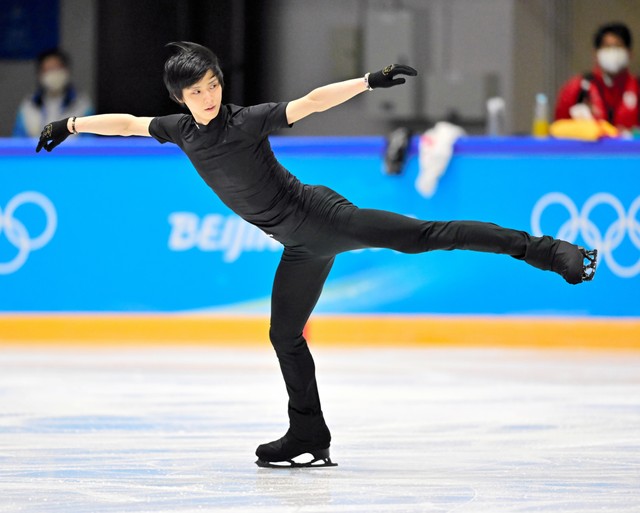 練習リンクで調整する羽生結弦選手