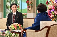 「徹子の部屋」に出演する市川染五郎（左）と司会の黒柳徹子＝テレビ朝日提供