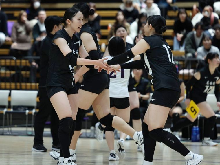 バレー - 東京女子体育大・菊田美優と二宮みずき 10年間の最後につかん