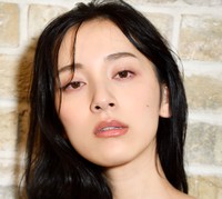 都丸紗也華（提供：週刊SPA!編集部　撮影：三浦憲治　ヘアメイク：米澤和彦　スタイリング：KAN）