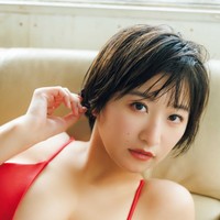 「ヤングアニマルWeb」（白泉社）に登場した榎原依那＝撮影・カノウリョウマ