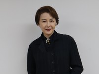 宝塚歌劇団元星組トップスター・麻路さき