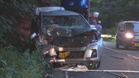 大型トラックと軽乗用車が正面衝突　軽乗用車の男性が意識不明　仙台・太白区